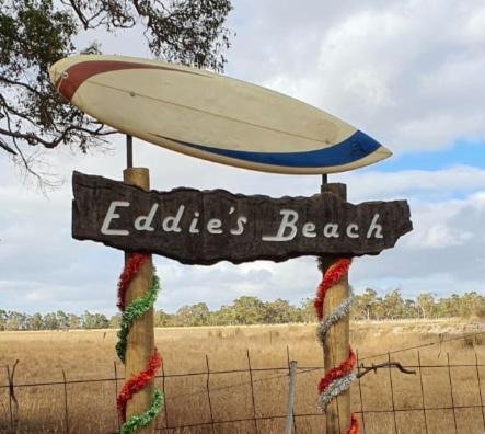 Eddies Beach Farm - King Bed - Room