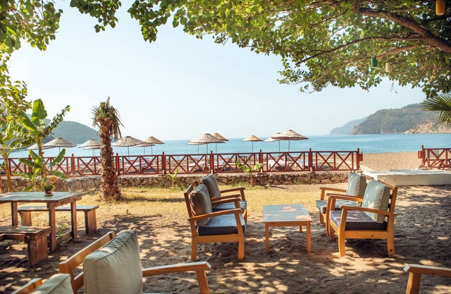 Eden Bungalows and Beach