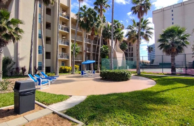 Edgewater 506 Minium 2 Bedroom Condo by RedAwning