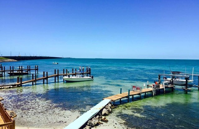 Edgewater Lodge