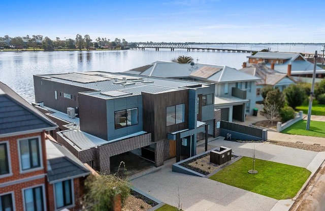 Edgewater on Irvine