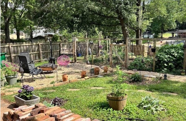 Edible Garden & FirePit