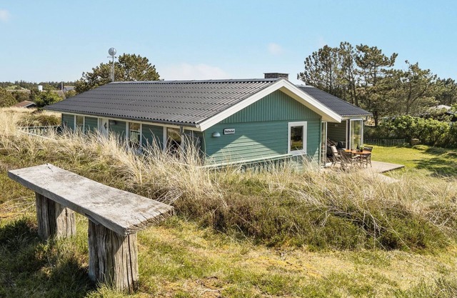 "Edna" - 800m from the sea by Interhome