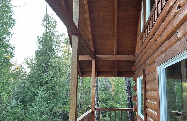 Edna Bay Cabins