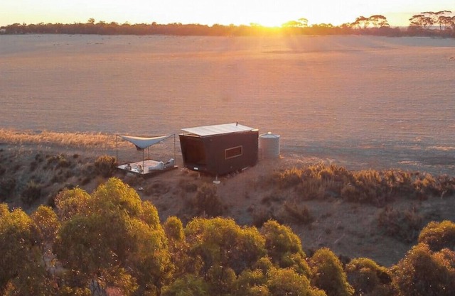 Edna the Tiny Cabin in Narrogin