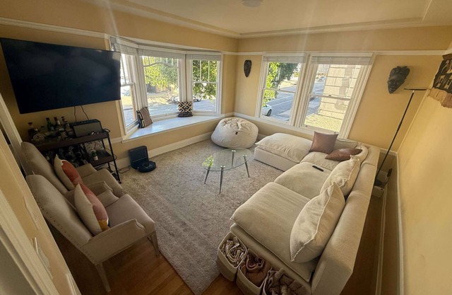 Edwardian Apartment in Marina