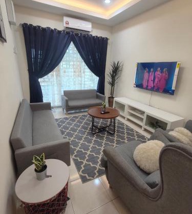 EEYANA HOMESTAY LAGENDA, TELUK INTAN