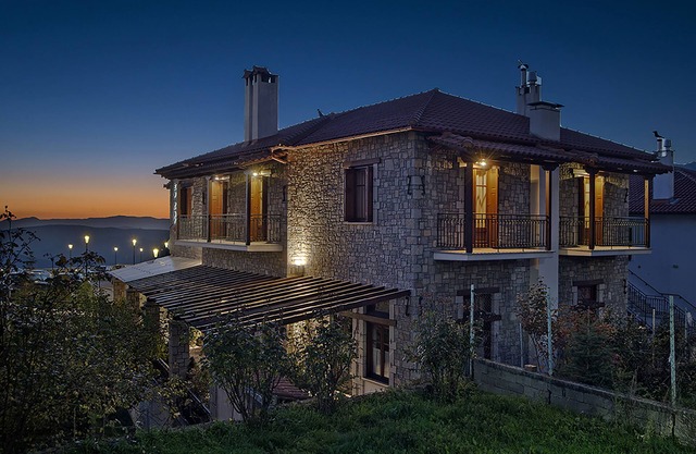 Ef Zin Studios & Suites