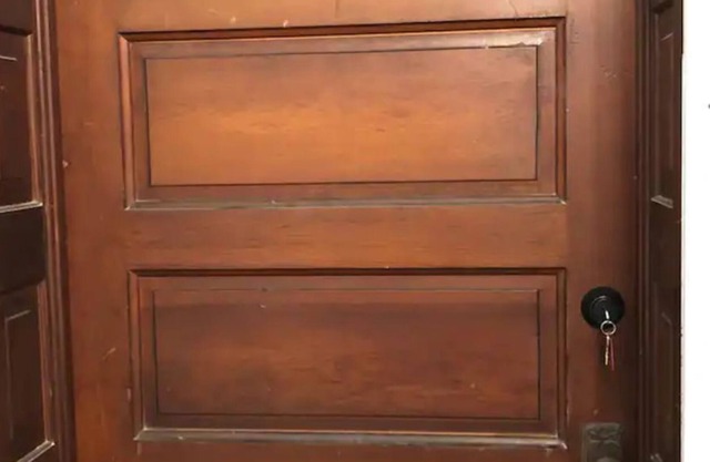 Efficiency apt/1950's kitchen/huge tiled shower
