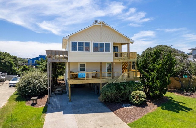 "Ehh, What's up, Duck": Private Pool, Dog-Friendly, Short Walk to Beach Access