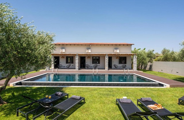 Eightyfour Living with private pool