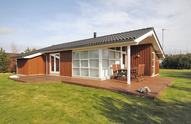 "Einette" - 3.5km from the sea by Interhome