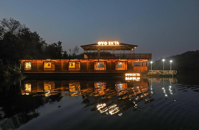 Ekta Houseboat Statue Of Unity Kevadia