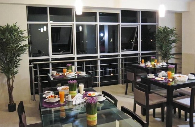 El Cacique Hotel