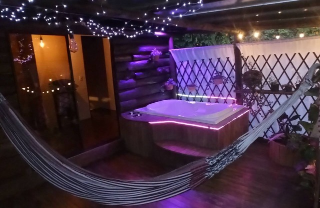 El diamante Magic night cabaña con jacuzzi y chimenea en Sta elena