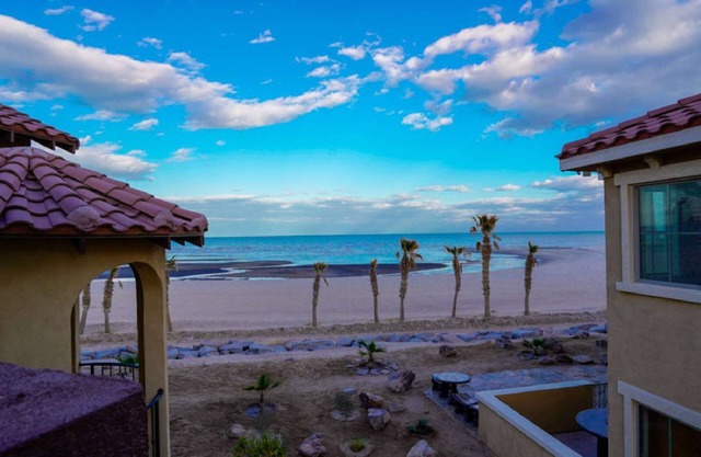 3BR Beachfront Condo 73-3