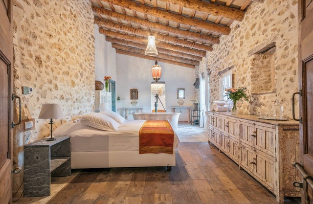 El Gran Garraf - Eleven Bedroom Villa, Sleeps 22