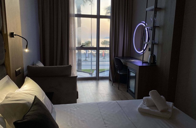 EL MAR HOTEL