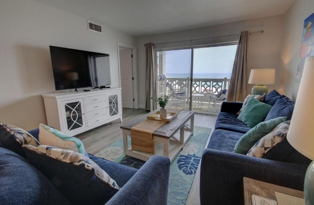 El Matador 457 - Gulf front with beautiful views of the Gulf and pool