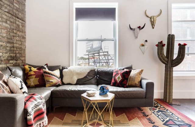 Southwestern Penthouse in Logan Square that sleeps 12 + grill & backyard patio
