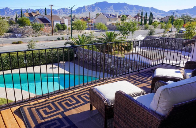 El Paso Retreat w/ Pool: 11 Mi to Downtown!