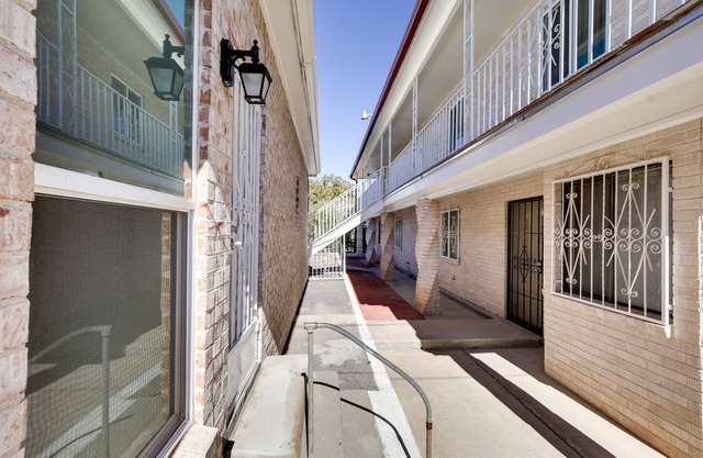 El Paso Vacation Rental ~ 6 Mi to Downtown!