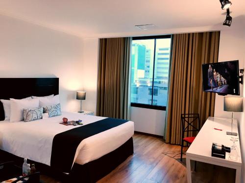 El Polo Hotel & Suites