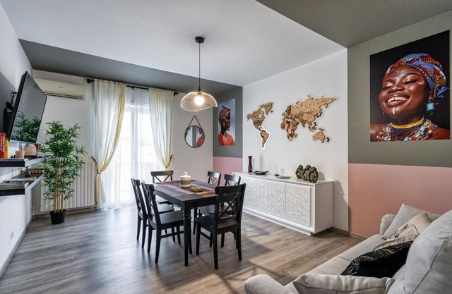 EL VIAJERO Home for Travellers
