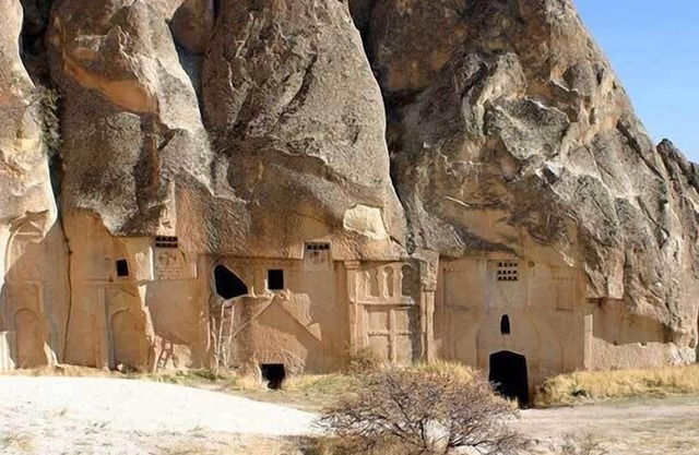 Elaa Cave Hotel