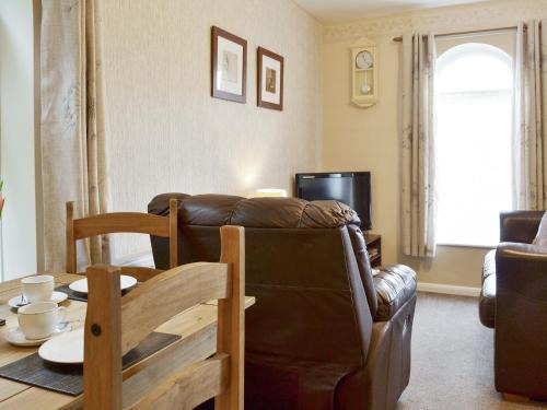 Eldin Hall Cottage 1 - Uk2483