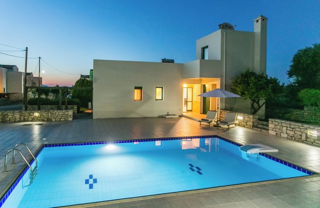 Villas Eleanna. Villa Athina