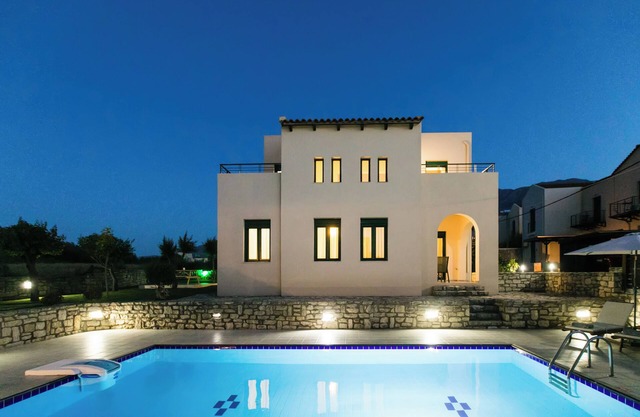 Villas Eleanna. Villa Eleni