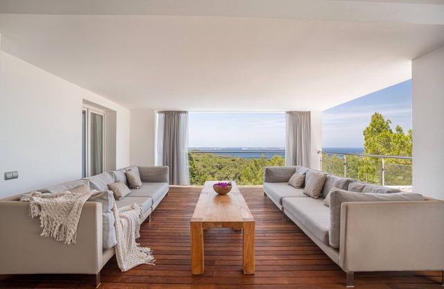 ELEFANT Villa. Ibiza. moderna villa con espectaculares vistas al mar
