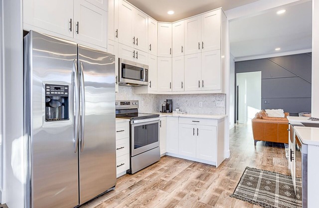 Elegance & Comfort Combined in Amazing 5BR House!