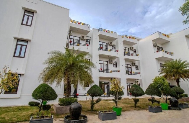 Elegance Resort