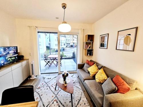 Elegant 1BR stay with terrace