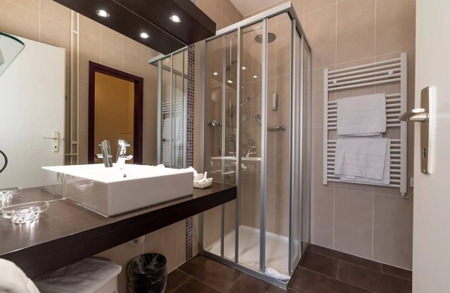 Elegant 1BR Suite near Mines de Sel de Bex