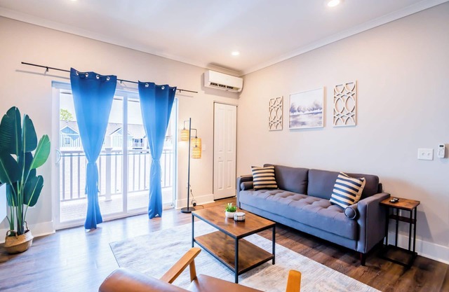 Elegant 2-bedroom apartment with AC, fitness room, pool - B