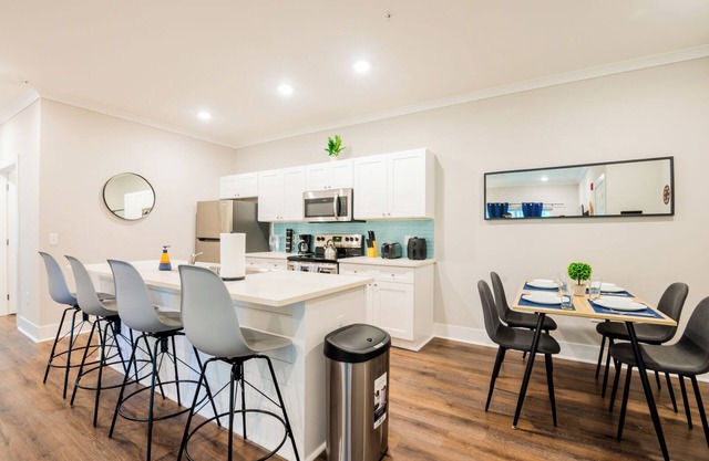 Elegant 2-bedroom apartment with AC, fitness room - E