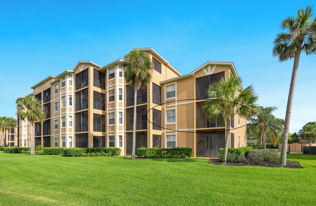 Elegant 2-bedroom Condo with Picturesque Pond and Golf Course Views