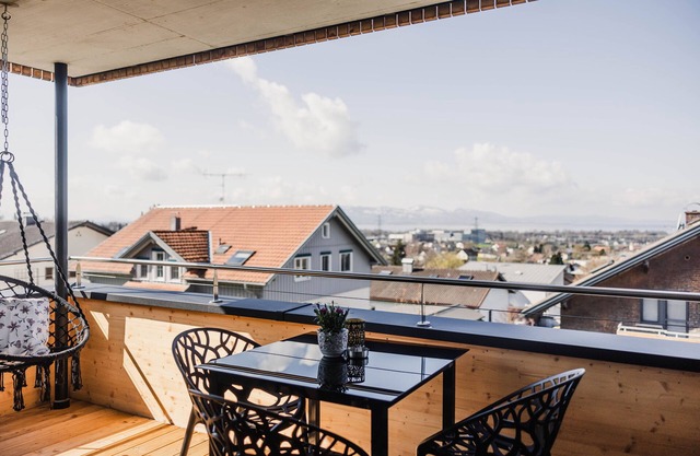 Elegant 2-room vacation apartment (2nd floor) with 49sqm & covered balcony (10sqm)