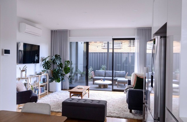 Elegant 3-Bed, 3-Bath Townhouse in Altona North