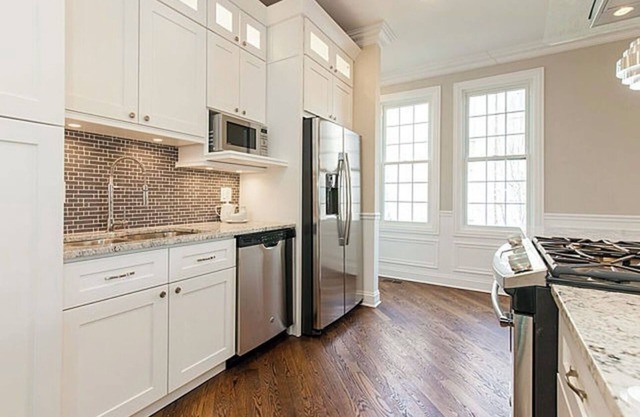 Elegant 3-Bed, 3-Bath Home in Chicago <25-minutes to O’Hare & Downtown + Parking