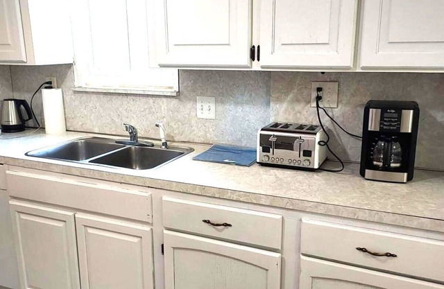 Elegant 3 bed house with 3.5 baths – minutes from Detroit downtown
