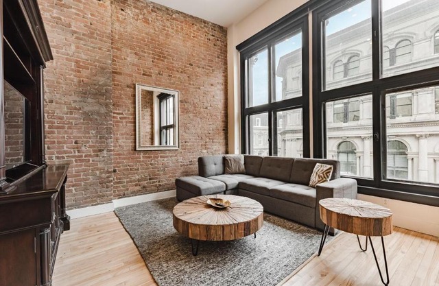 Elegant 3 Bedroom apartment in old port - 302