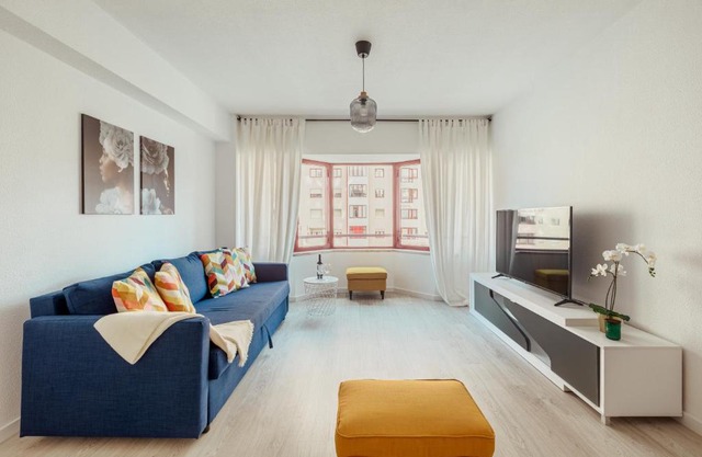 Elegant 3 bedroom apt - City centre - garage - metro