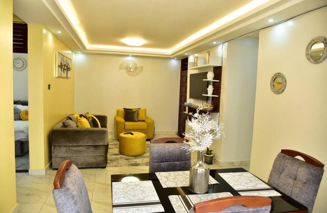 Elegant 3-Bedroom Condo with Pool, Gym & Free Wi-Fi