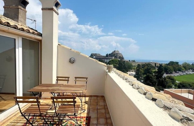 Elegant 3-Story w/ veranda penthouse in the heart of Corfu's enchanting Old Town