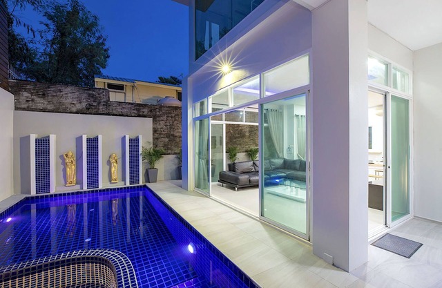 Elegant 3BR Pool Villa Sara near NaiHarn
