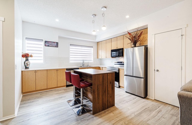 Elegant 4-Bedroom Home in a Quiet and Peaceful Community | Free Parking